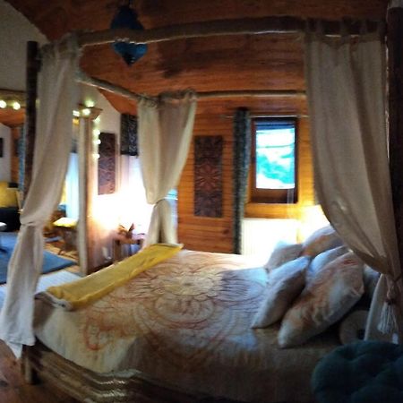 Au Fil De L Ance Bed and Breakfast Beauzac Exteriör bild