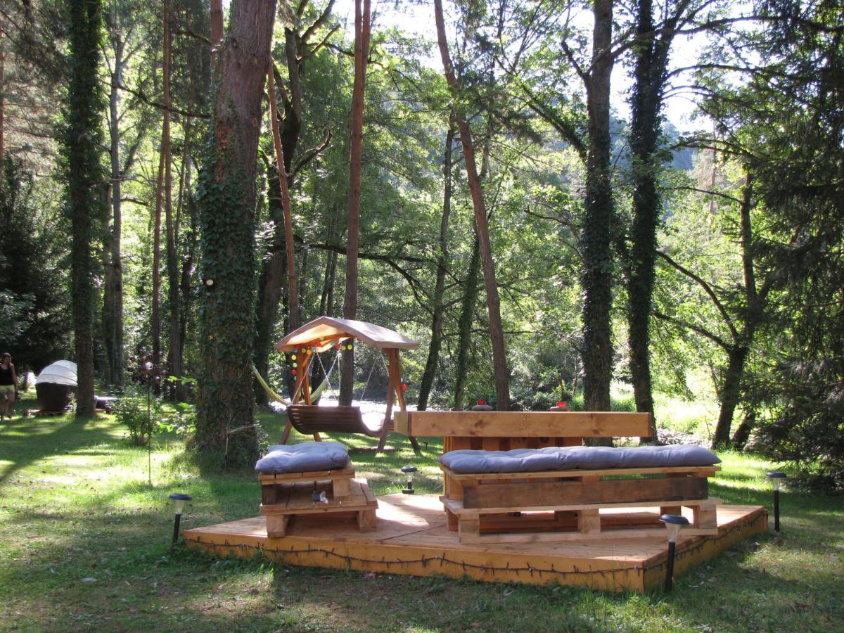 Au Fil De L Ance Bed and Breakfast Beauzac Exteriör bild