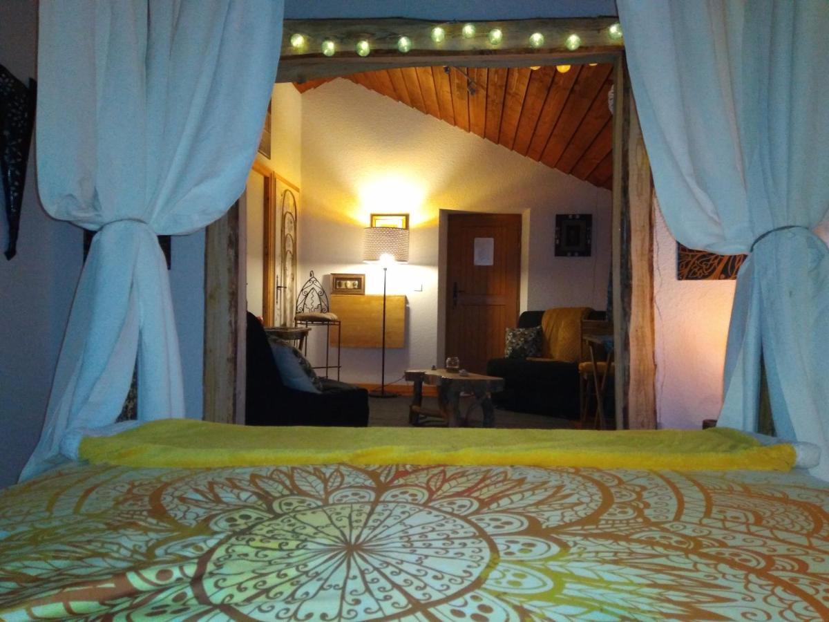 Au Fil De L Ance Bed and Breakfast Beauzac Exteriör bild